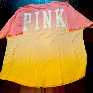 VS PINK GRAPHIC TEE
